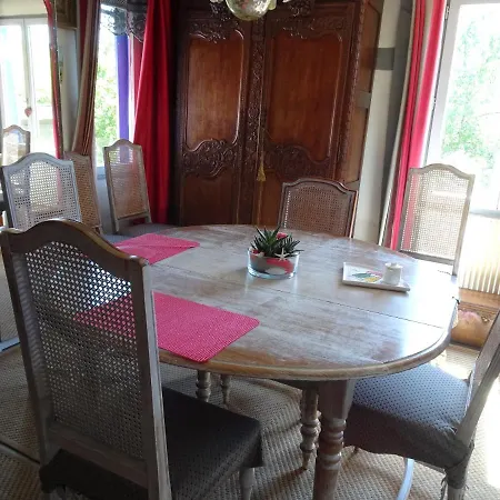 Bed & Breakfast La Roseraie Du Prieure Rosay-sur-Lieure